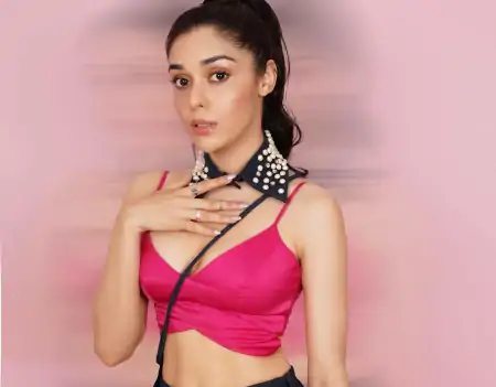 Neha Singh Looking Stunning Hot And Beautiful