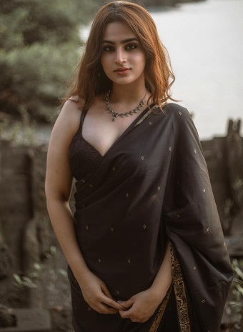 [Image: Aisha-Khan-hot-saree-pictures224524.jpg]