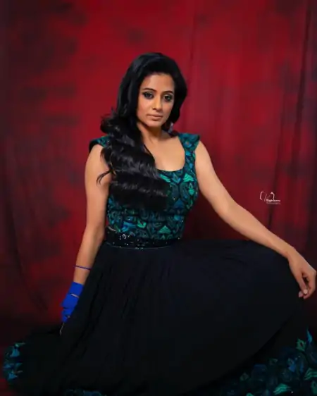 pranah...#priyamani...❤ | Long dress design, Long gown design, Long gown  dress