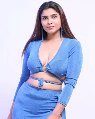 Model and Actress Tanya Chaudhari hot pics