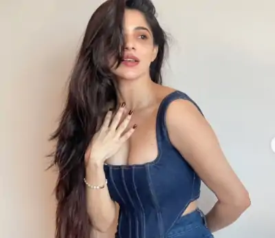 divyabharathi-hot-photo2838195 Photos